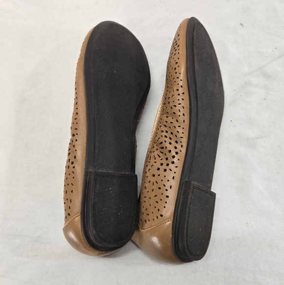 Vionic Women's Size 9 Brown Robyn Perforated Leather Ballet Flats Shoes - Picture 5 of 5